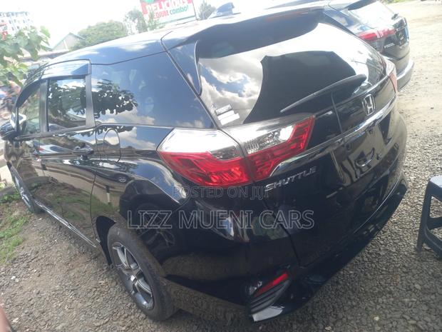 Honda Shuttle 1.5 G 2WD 2018 Black