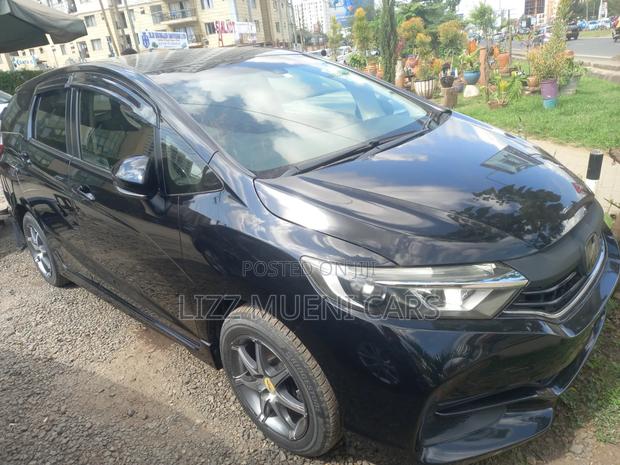 Honda Shuttle 1.5 G 2WD 2018 Black