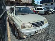 Suzuki Escudo 2003 White for sale