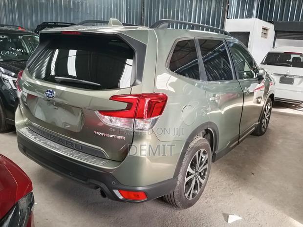 Subaru Forester Base AWD 2019 Green