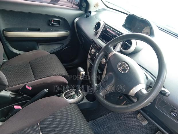 Toyota IST 2006 Silver