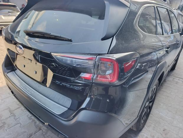Subaru Outback Premium 2022 Black