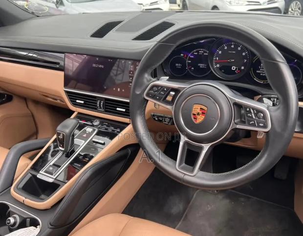 Porsche Cayenne Base AWD 2019 Blue