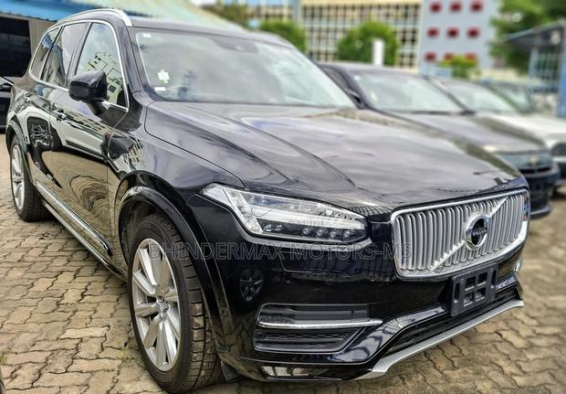 Volvo XC90 T5 Momentum AWD 2019 Black