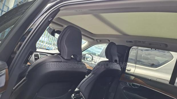 Volvo XC90 T5 Momentum AWD 2019 Black