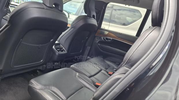 Volvo XC90 T5 Momentum AWD 2019 Black