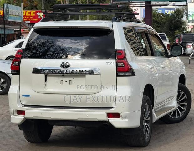 Toyota Land Cruiser Prado 2.8 2020 White