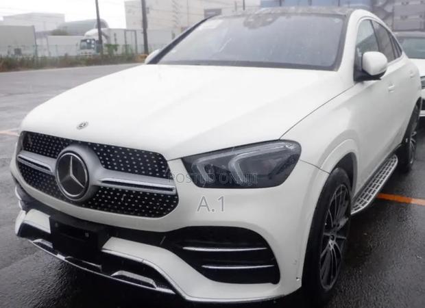 Mercedes-Benz GLE-Class GLE 400d 4MATIC 2019 White