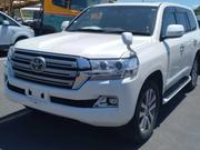 Toyota Land Cruiser 4.6 V8 ZX 2018 Pearl for sale