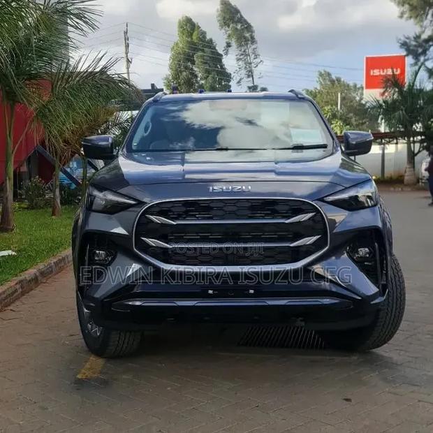 New Isuzu MU-X 2025 Gray