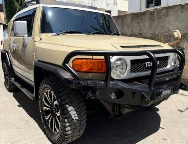 Toyota FJ Cruiser 2017 Beige