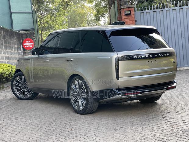 Land Rover Range Rover Vogue 2022 Gold