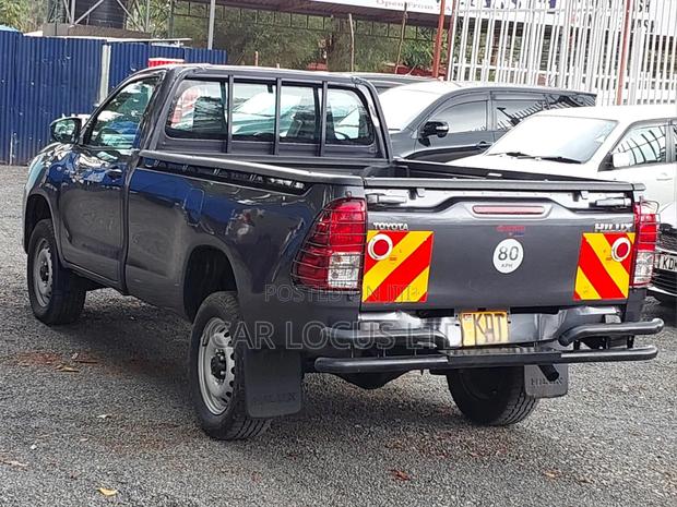 Toyota Hilux 2025 Gray