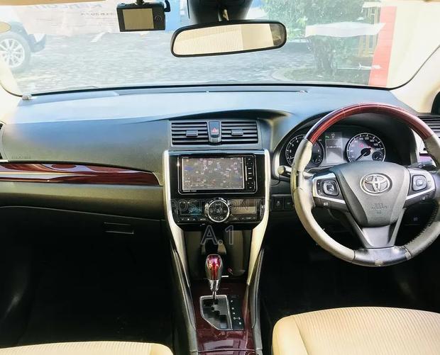 Toyota Premio 1.5 FWD 2019 Black