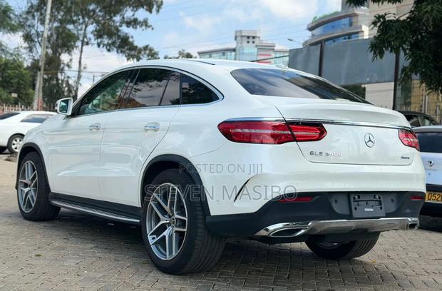 Mercedes-Benz GLE-Class GLE 350d 4MATIC 2019 White