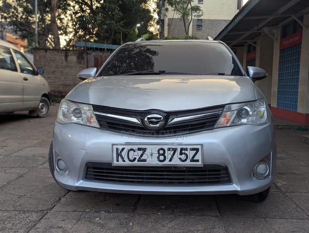 Toyota Corolla Fielder 2013 Silver