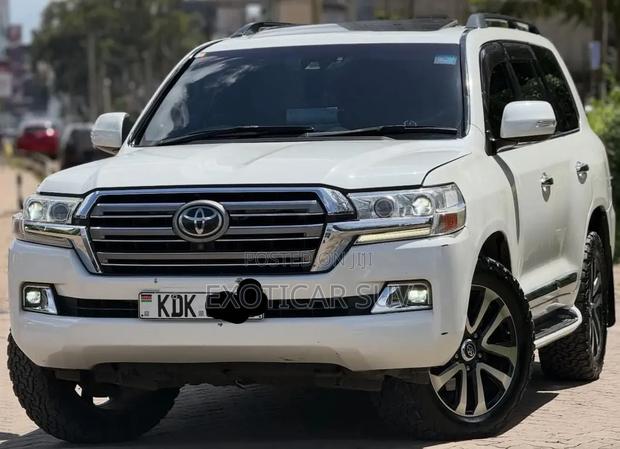 Toyota Land Cruiser 4.6 V8 ZX 2015 White