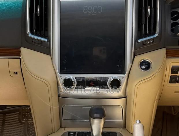 Toyota Land Cruiser 4.6 V8 ZX 2015 White