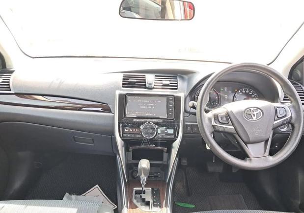 Toyota Premio 1.8 FWD 2019 Silver