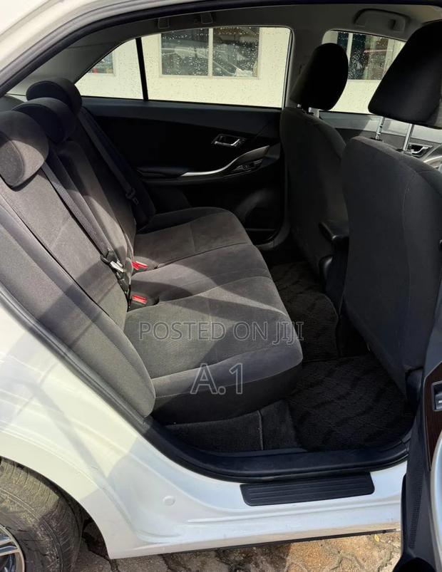 Toyota Premio 1.5 FWD 2019 Pearl