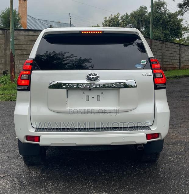 Toyota Land Cruiser 2018 White