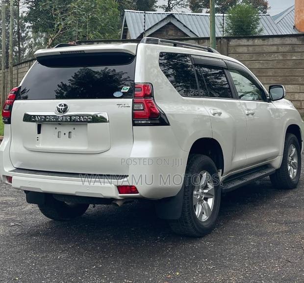 Toyota Land Cruiser 2018 White
