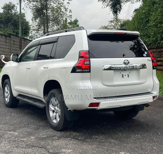 Toyota Land Cruiser 2018 White