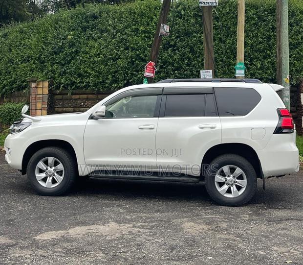 Toyota Land Cruiser 2018 White