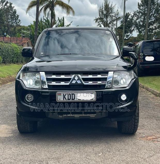 Mitsubishi Pajero 2013 Black
