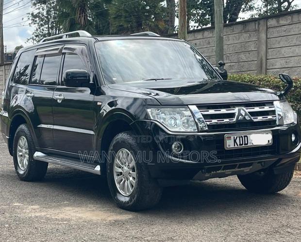 Mitsubishi Pajero 2013 Black