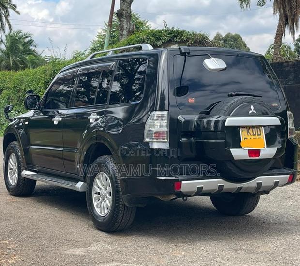 Mitsubishi Pajero 2013 Black
