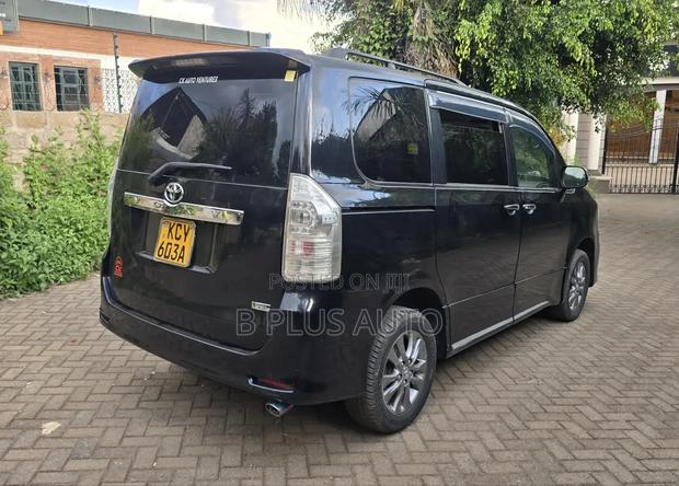 Toyota Voxy 2013 Black