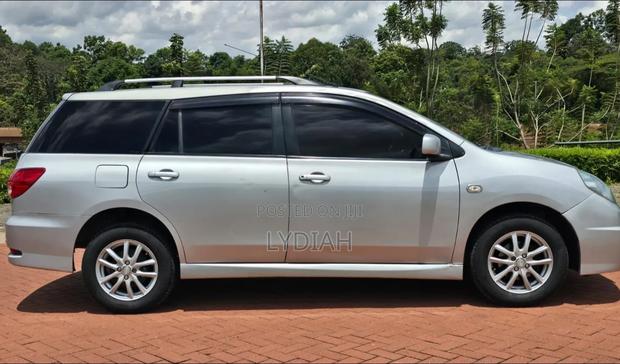 Nissan Wingroad 2011 Silver