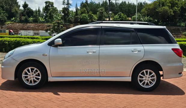 Nissan Wingroad 2011 Silver