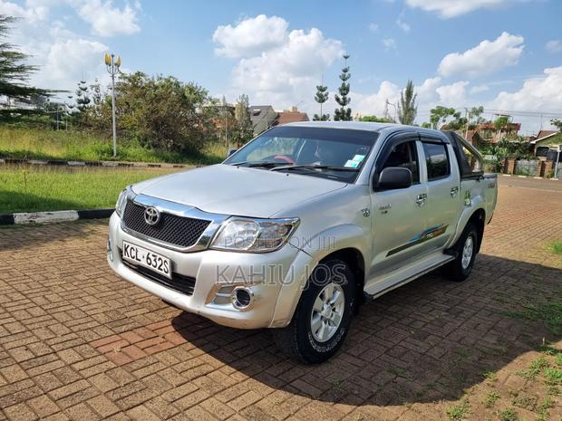 Toyota Hilux 2010 Silver