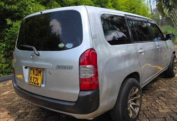 Toyota Succeed SV Premium 2016 Silver