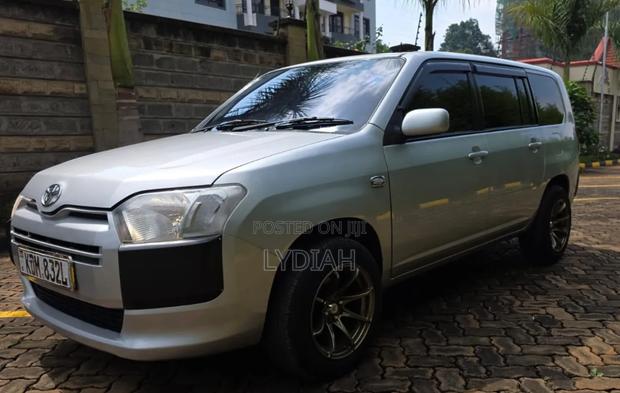 Toyota Succeed SV Premium 2016 Silver
