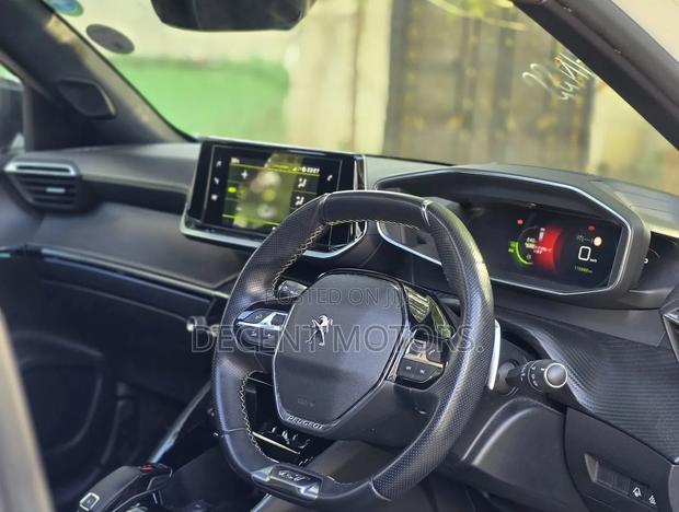 Peugeot 2008 1.2 PureTech (155 Hp) 2020 White