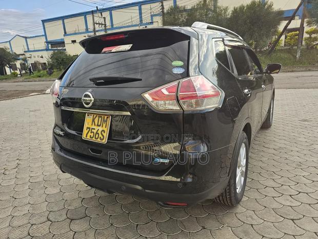 Nissan X-Trail 2.0 Petrol FWD 2017 Black
