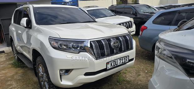Toyota Land Cruiser Prado 2019 White