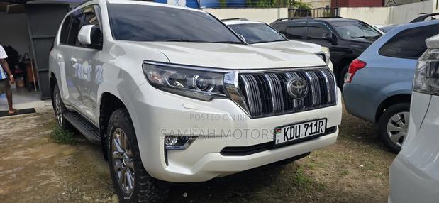 Toyota Land Cruiser Prado 2019 White