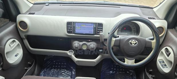 Toyota Passo 2015