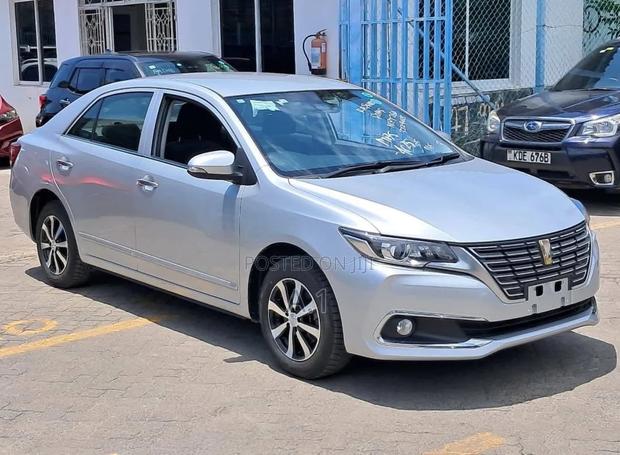 Toyota Premio 1.5 FWD 2019 Silver