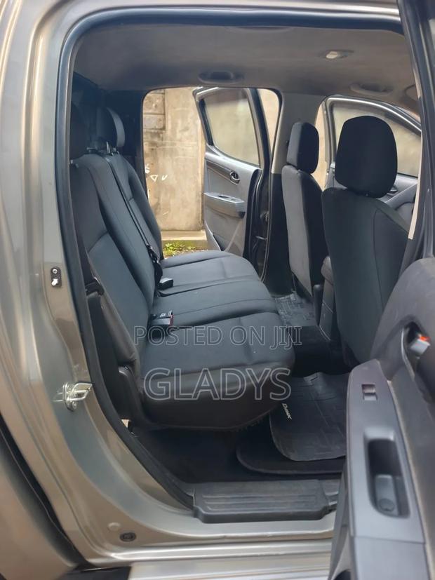 Isuzu D-MAX 2021 Beige