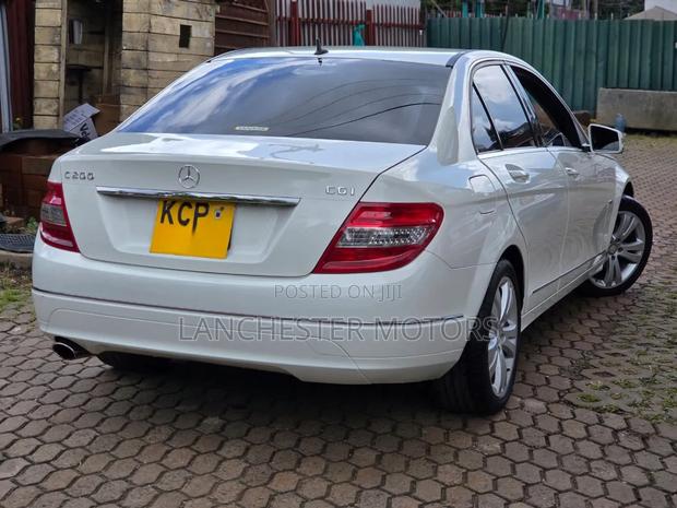 Mercedes-Benz C200 2011 White