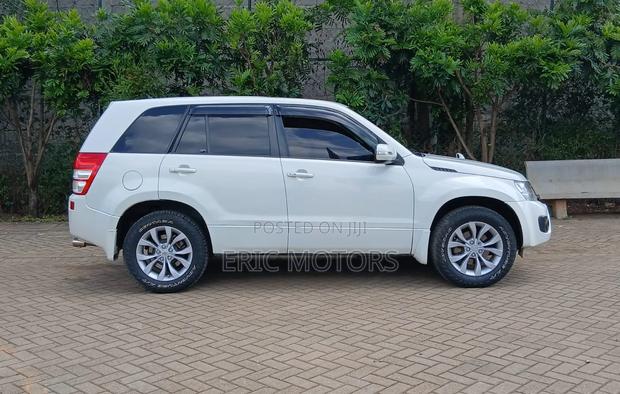 Suzuki Escudo 2015 White