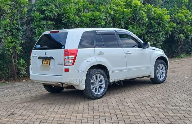 Suzuki Escudo 2015 White