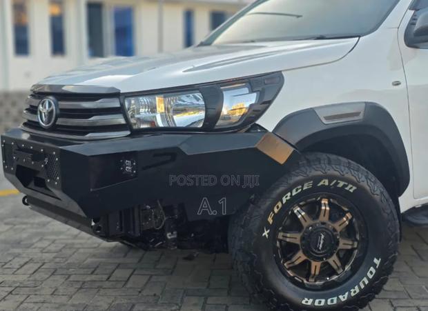 Toyota Hilux Revo Double Cab Deisel 2.4 RWD 2018 Pearl