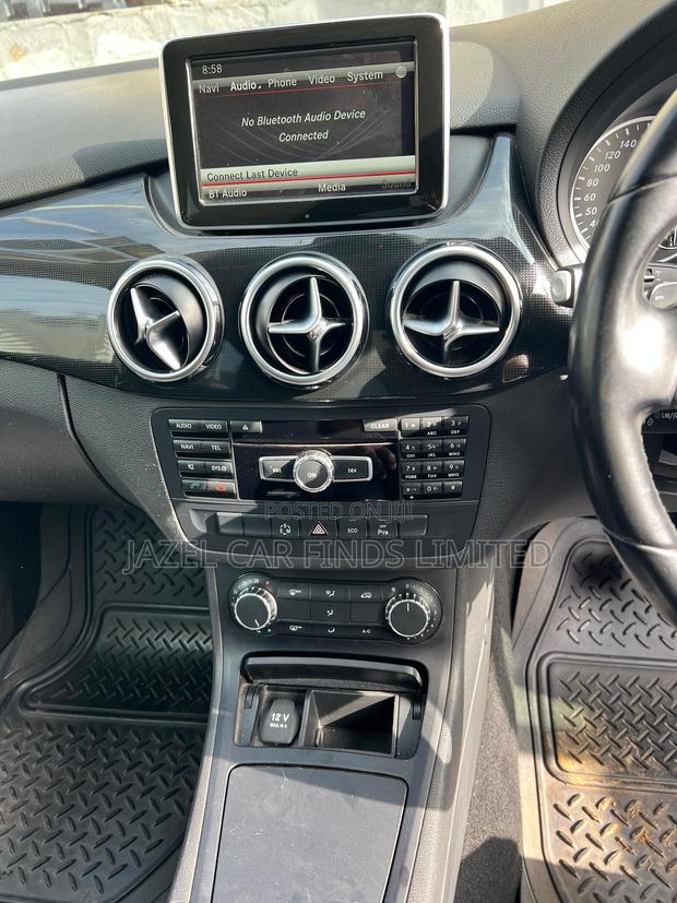 Mercedes-Benz B-Class B180 Petrol 2015 Silver