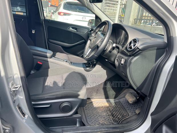Mercedes-Benz B-Class B180 Petrol 2015 Silver